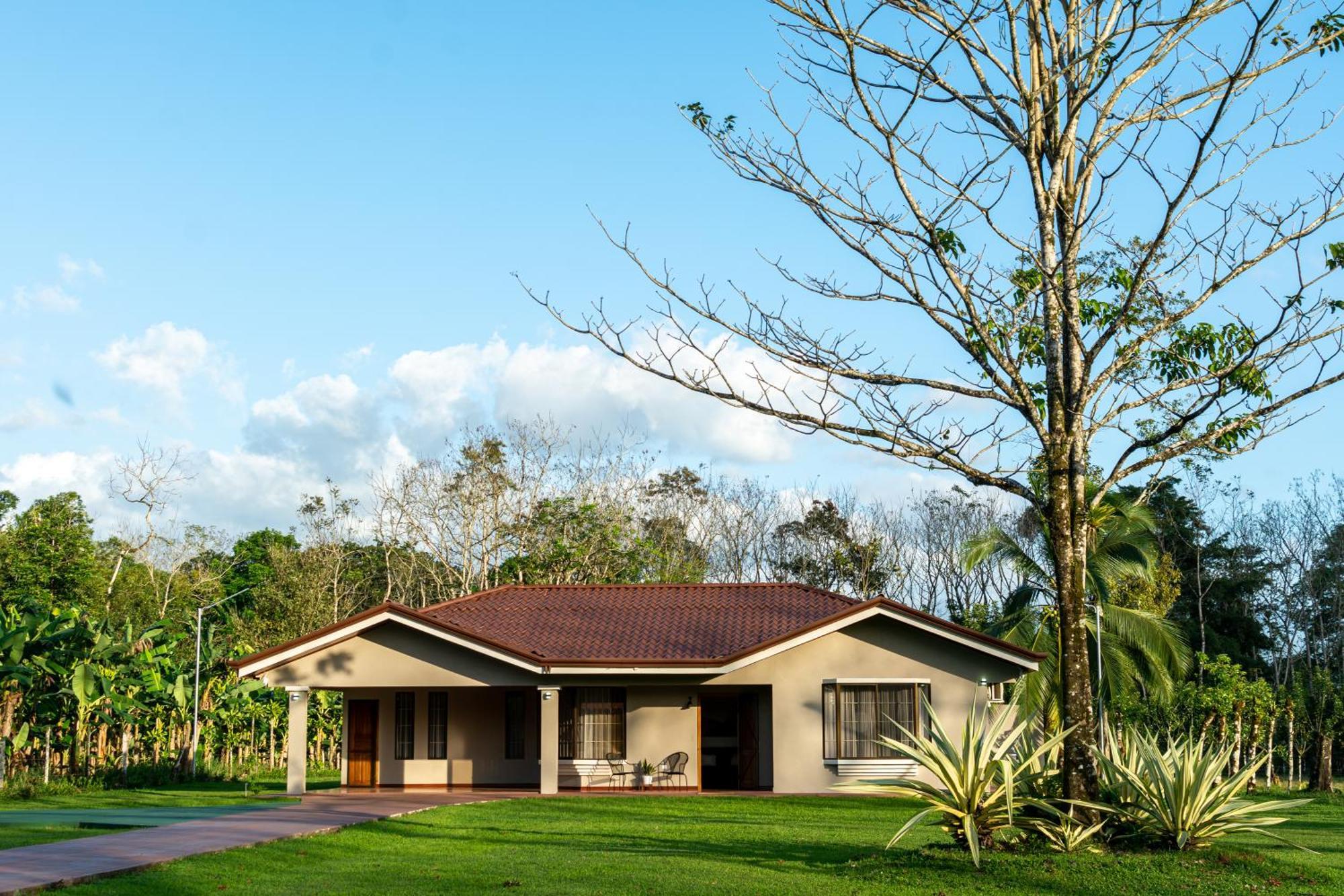 Casa Roble Fortuna La Fortuna Extérieur photo